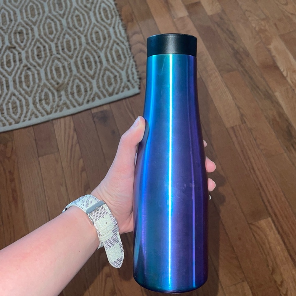 Lululemon water bottle